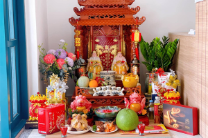 Việc trang trí bàn thờ Ông Địa ngày Tết không chỉ đơn thuần là làm đẹp không gian thờ cúng, mà còn ẩn chứa nhiều giá trị tinh thần, văn hóa và phong thủy sâu sắc