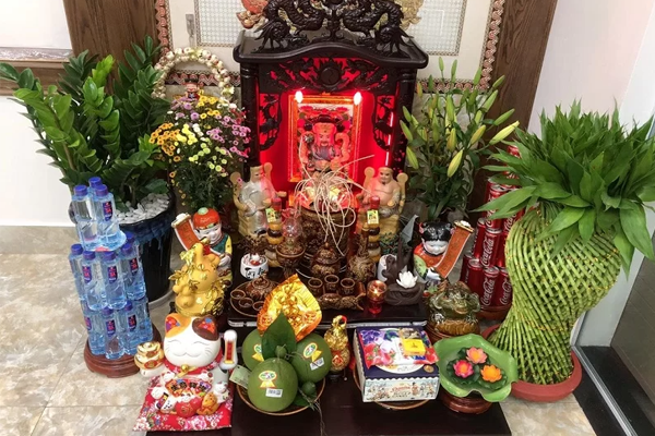 Trang trí bàn thờ Ông Địa ngày tết đẹp