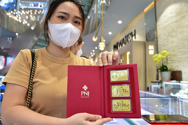 Mua vàng trong ngày vía Thần Tài mang ý nghĩa mong cầu tài lộc, sung túc