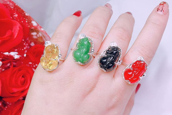 Nhẫn bạc phong thủy là lựa chọn được nhiều người ưu ái bởi mang lại ý nghĩa chiêu tài