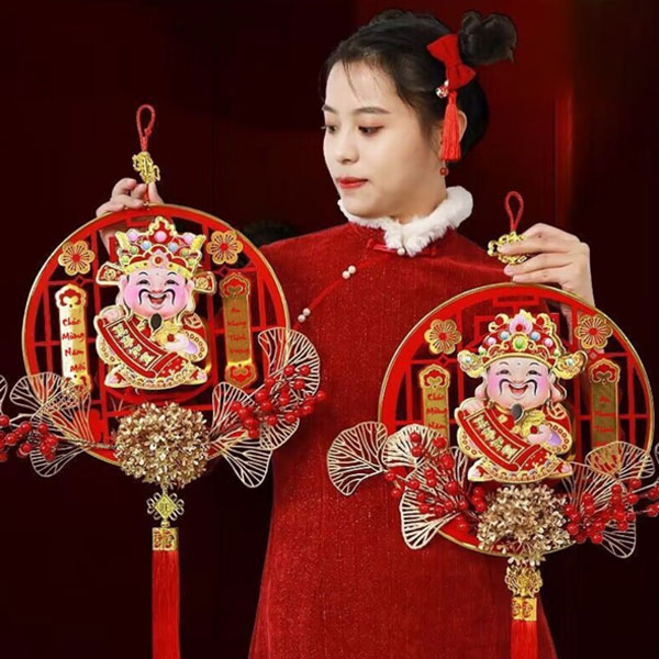 Ông Thần Tài lắc đầu là vật dùng để trang trí nên không cần phải thờ cúng