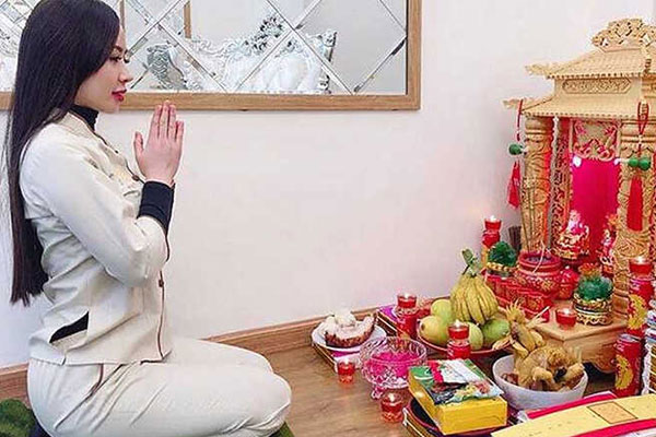 Từ 5h đến 9h là thời điểm cát lành, khí dương vượng, thích hợp nhất để thực hiện nghi lễ