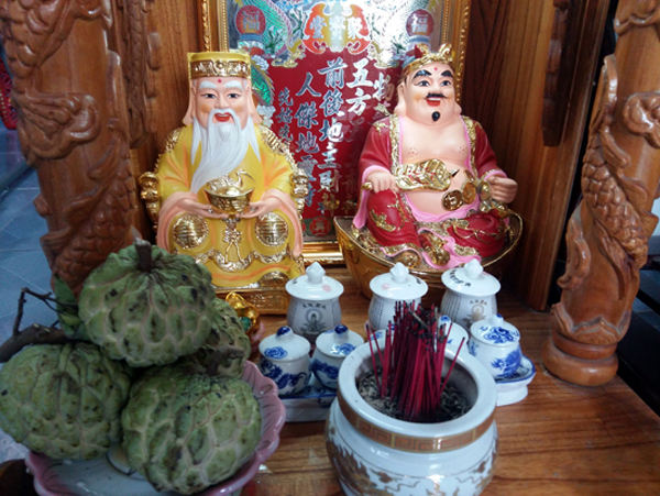 Ông Địa còn là biểu tượng của sự gắn bó giữa con người với đất đai Ông Địa còn là biểu tượng của sự gắn bó giữa con người với đất đai
